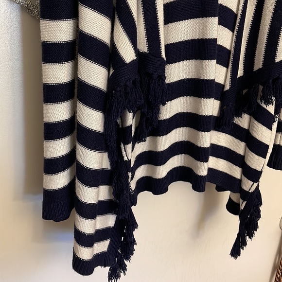 Cardigan - Picture 5 of 9